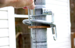 Bronze bushing installation